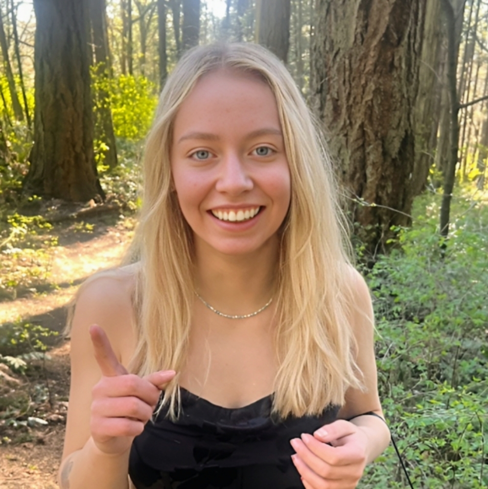 Meet your Posher, Emily